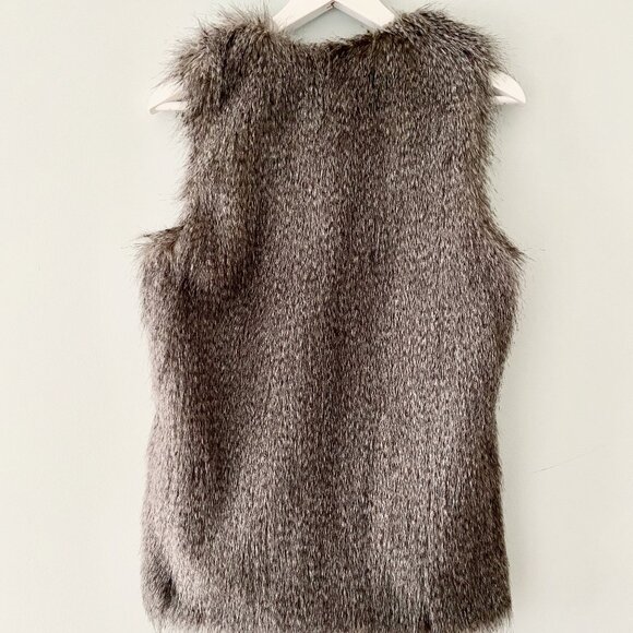 DYNAMITE Grey Faux Fur Vest - Size XS-S - Picture 4 of 6